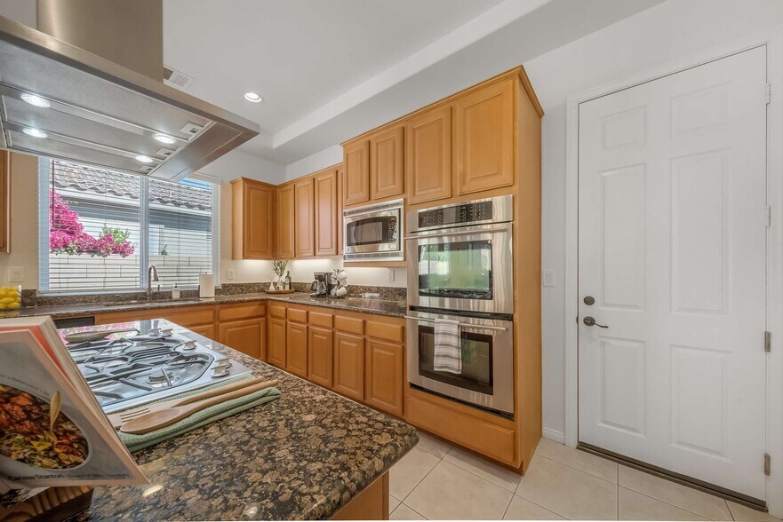 Building Photo - 52345 Shining Star Ln