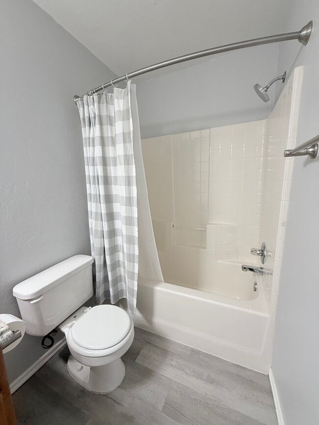 Building Photo - 4 Bedroom - 2 bath duplex located near campus and State Highway 9