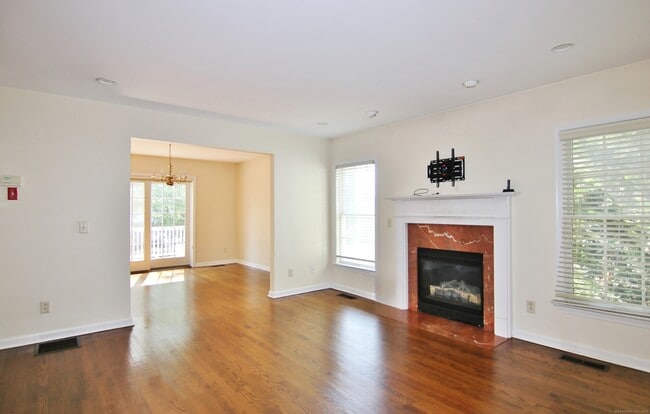 Building Photo - 570 Fairfield Ave