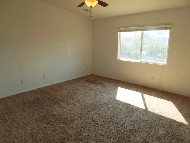 Building Photo - GORGEOUS 4 Bedroom** & 3 full bathrooms on a Cul-De-Sace Home!!