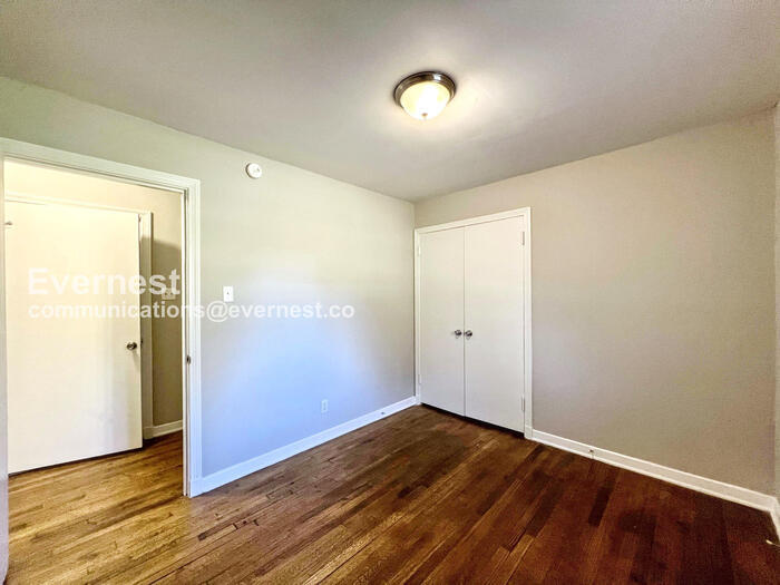 Building Photo - 4146 Rhodes Ave