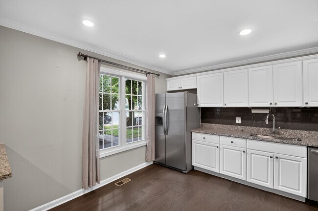 Building Photo - 6176 Martins Landing Ct