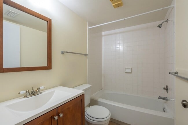 Building Photo - 54 Veronese Ct