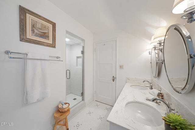 Building Photo - 1530 Vandyke Rd