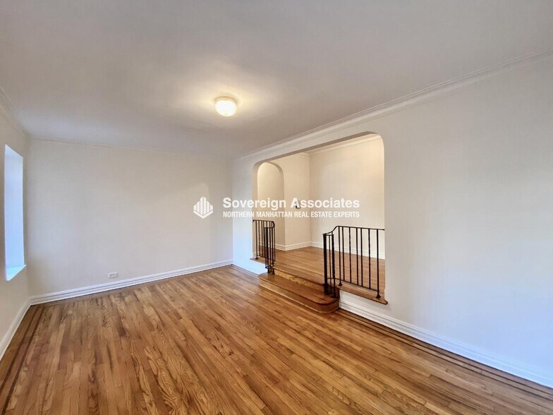 Building Photo - 135 W 225th St