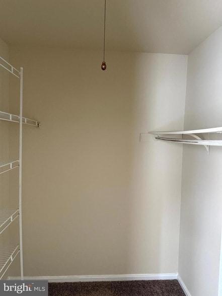 Building Photo - 9 Autumn Hill Way