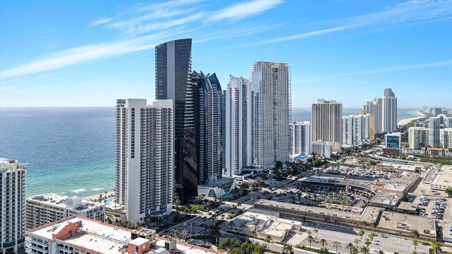 Building Photo - 17201 Collins Ave