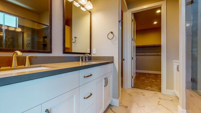 Building Photo - Bright and beautiful Home in Coffey Park! ...