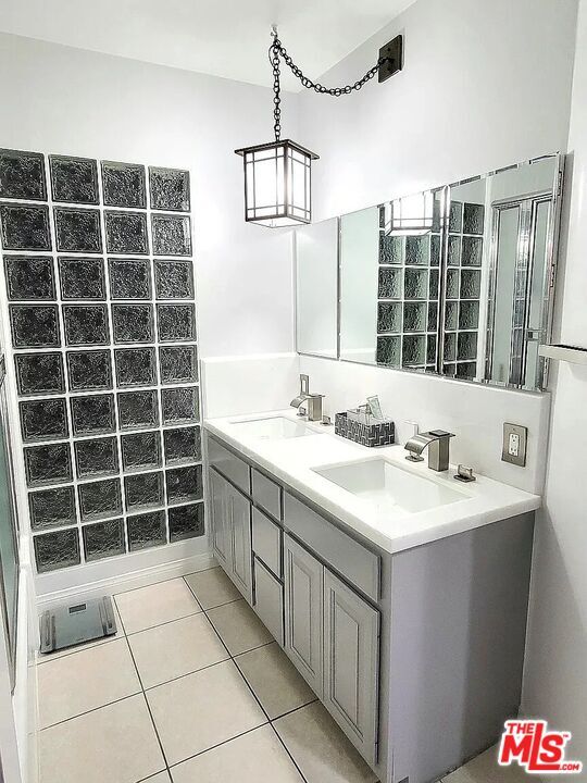 Building Photo - 16913 Bassett St