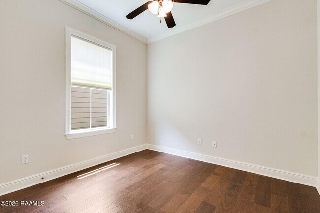 Building Photo - 405 S Montauban Dr