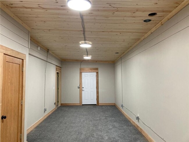 Building Photo - 219 6th St