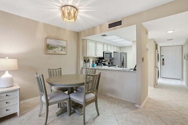 Building Photo - 600 Neapolitan Way