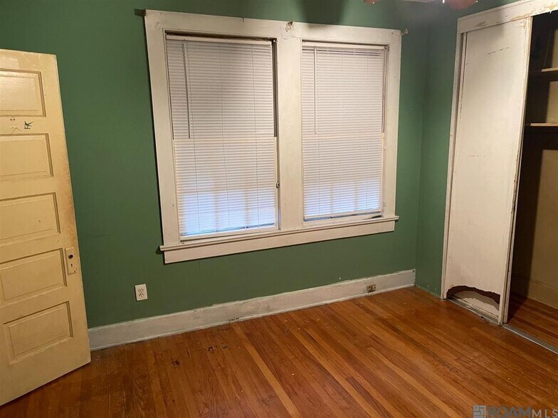 Building Photo - 2933 Dayton St