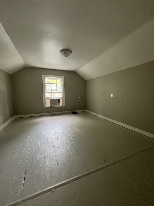 Building Photo - 319 W Cooper St