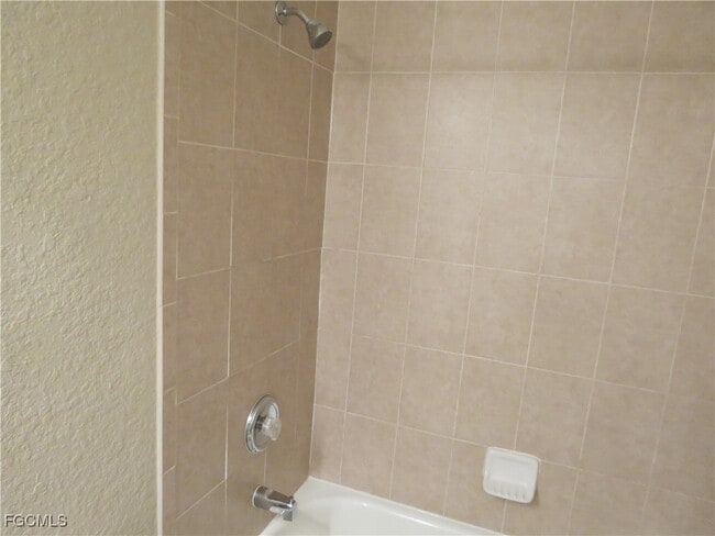 Building Photo - 4145 SW 9th Ave