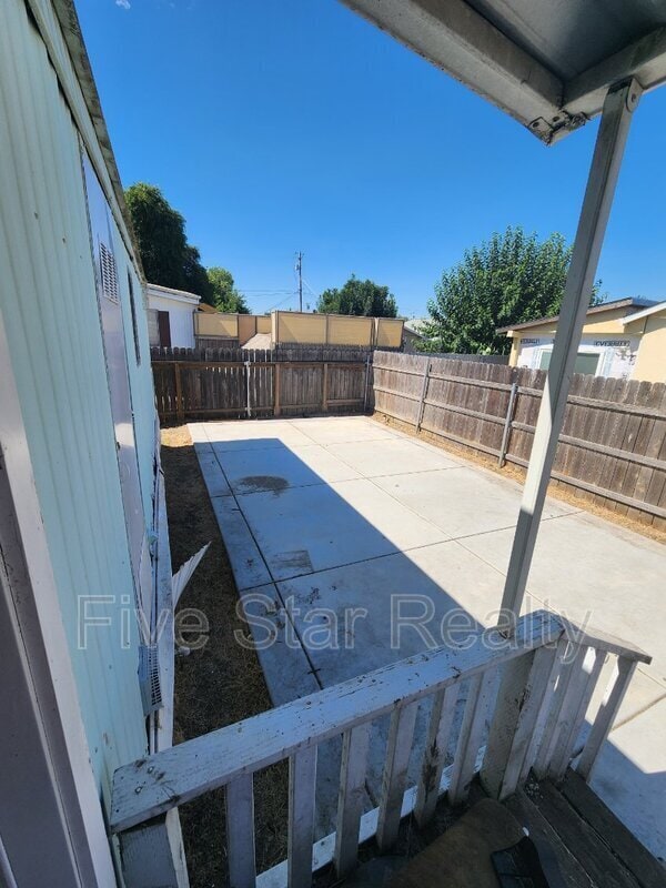 Building Photo - 6184 Mapes Way