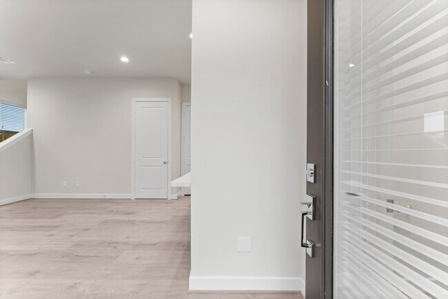Building Photo - 5905 Haring Ln
