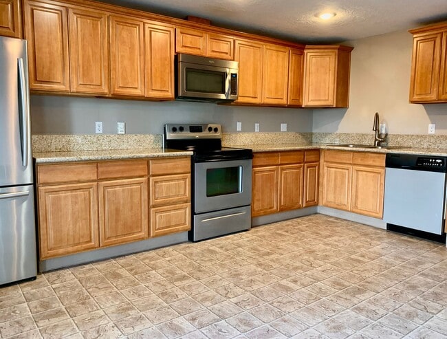 Building Photo - 4870-4874 Sunnyside Rd SE #11894