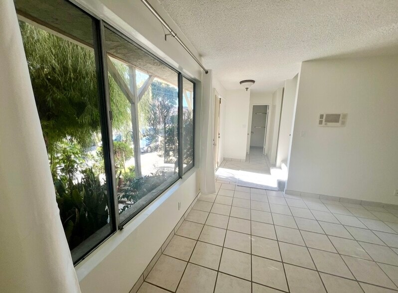 Building Photo - 2113 Clark Ln