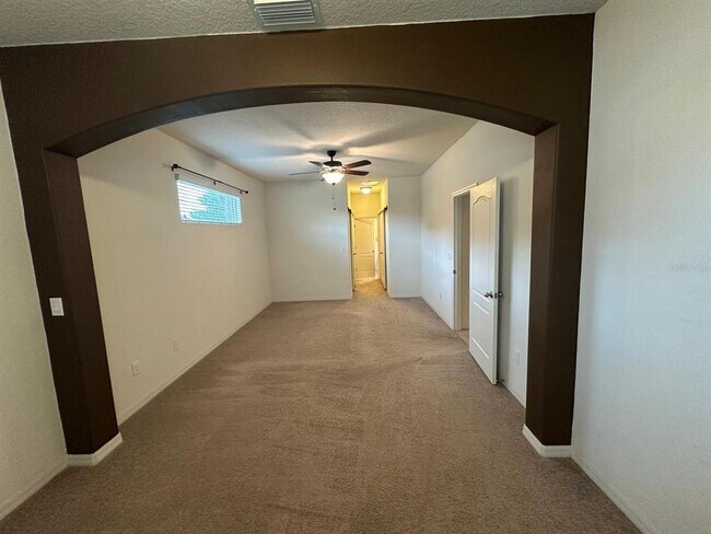 Building Photo - 2009 Country Aire Loop