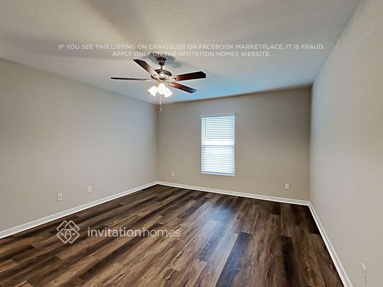 Building Photo - 4580 SW Darwin Blvd