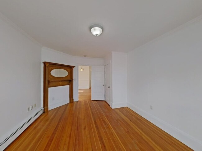 Building Photo - 39 Newport St