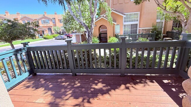 Building Photo - 401 Skylark Ct
