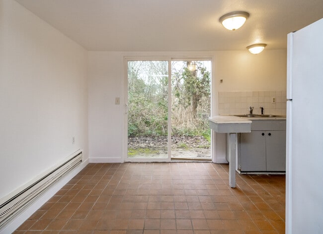 Building Photo - 13314 86 Ave E