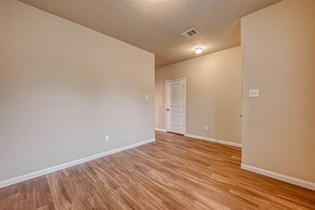 Building Photo - 24723 Puccini Pl