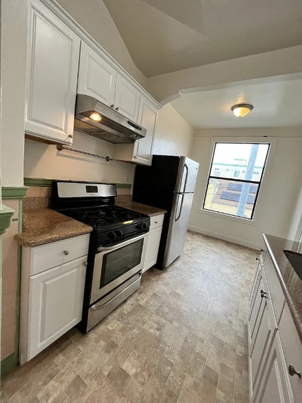 Building Photo - 5650 Mission St