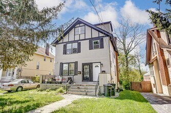 Building Photo - 3627 Zinsle Ave