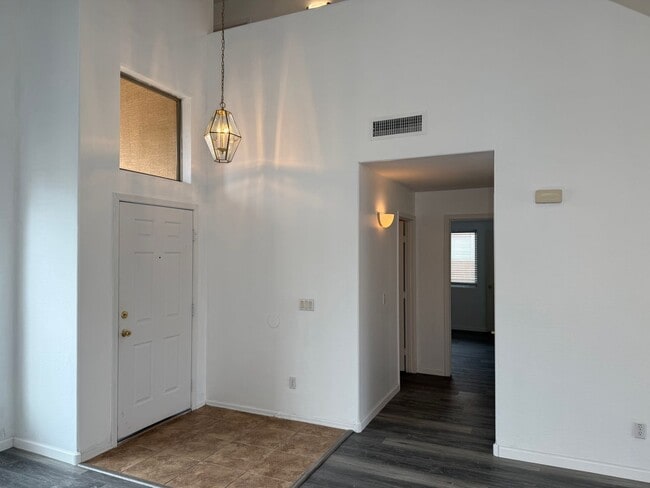 Building Photo - 2712 E Denim Trail