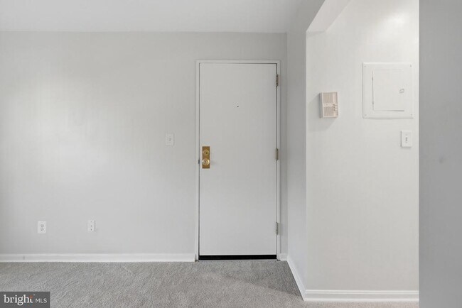 Building Photo - 525 Bashford Ln