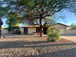 Building Photo - 6541 E Aire Libre Ln
