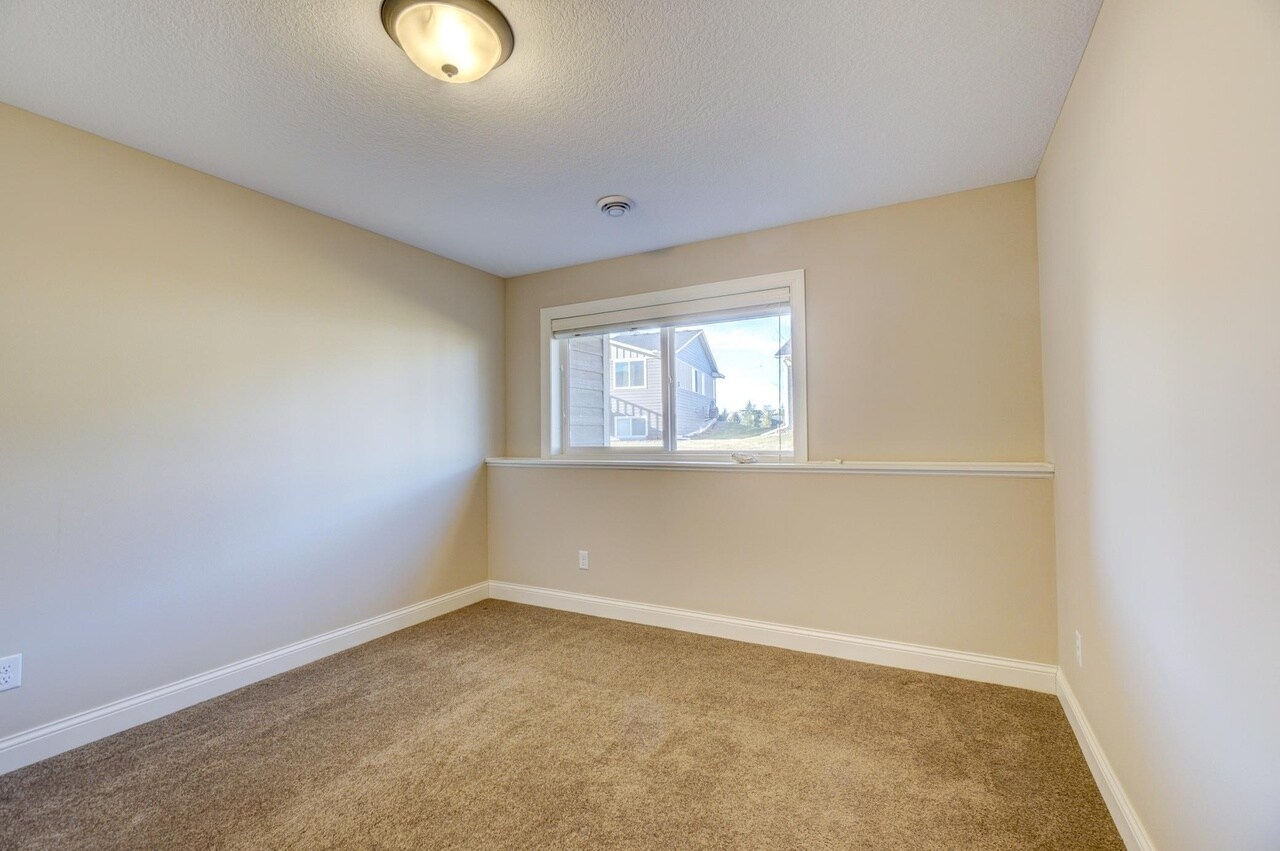 Building Photo - 10889 Retreat Ln