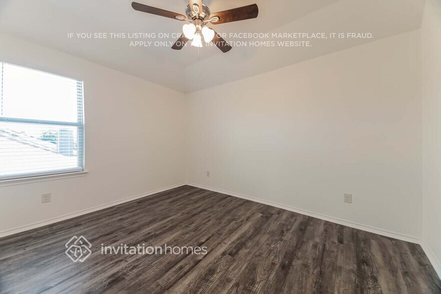 Building Photo - 1408 Red River Dr