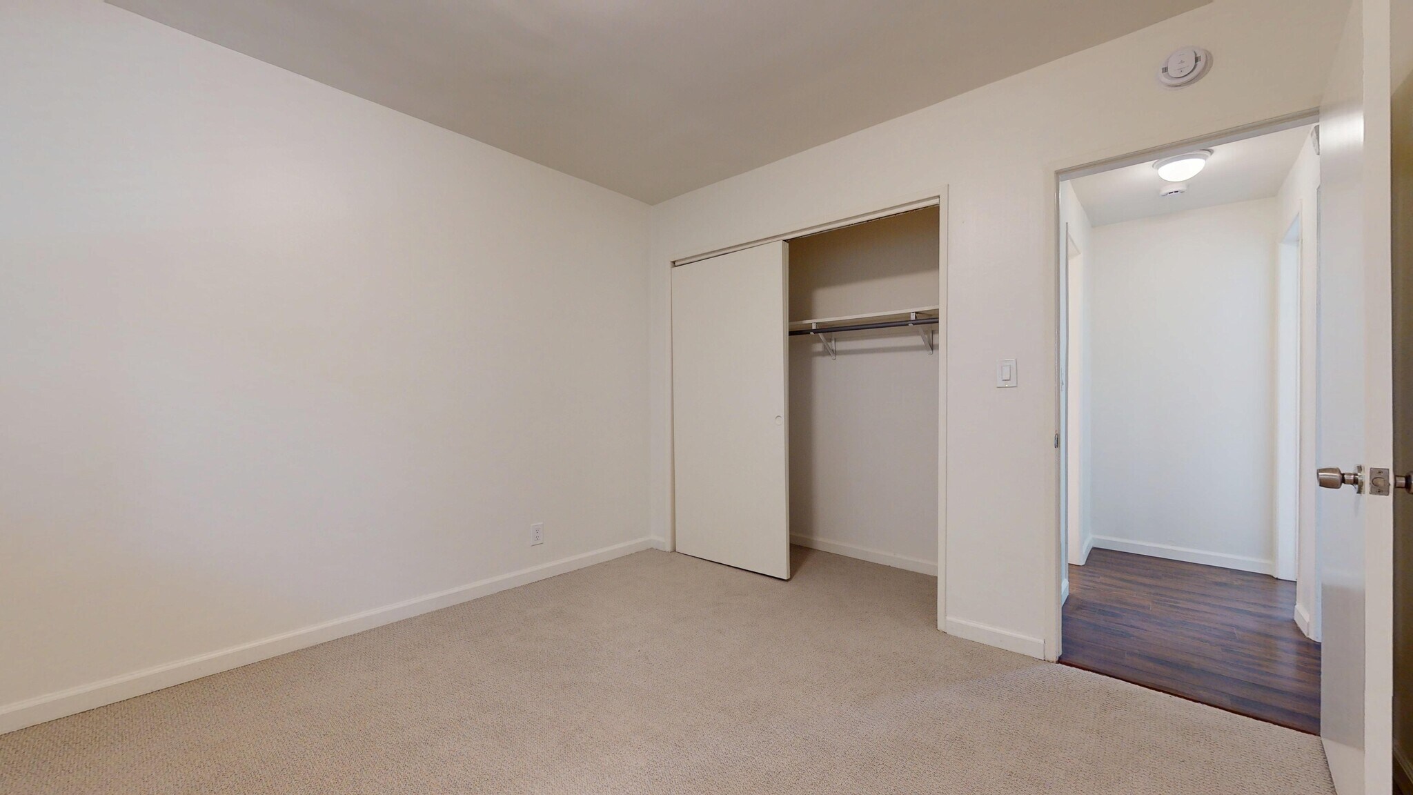 Building Photo - 2407 Ruhland Ave