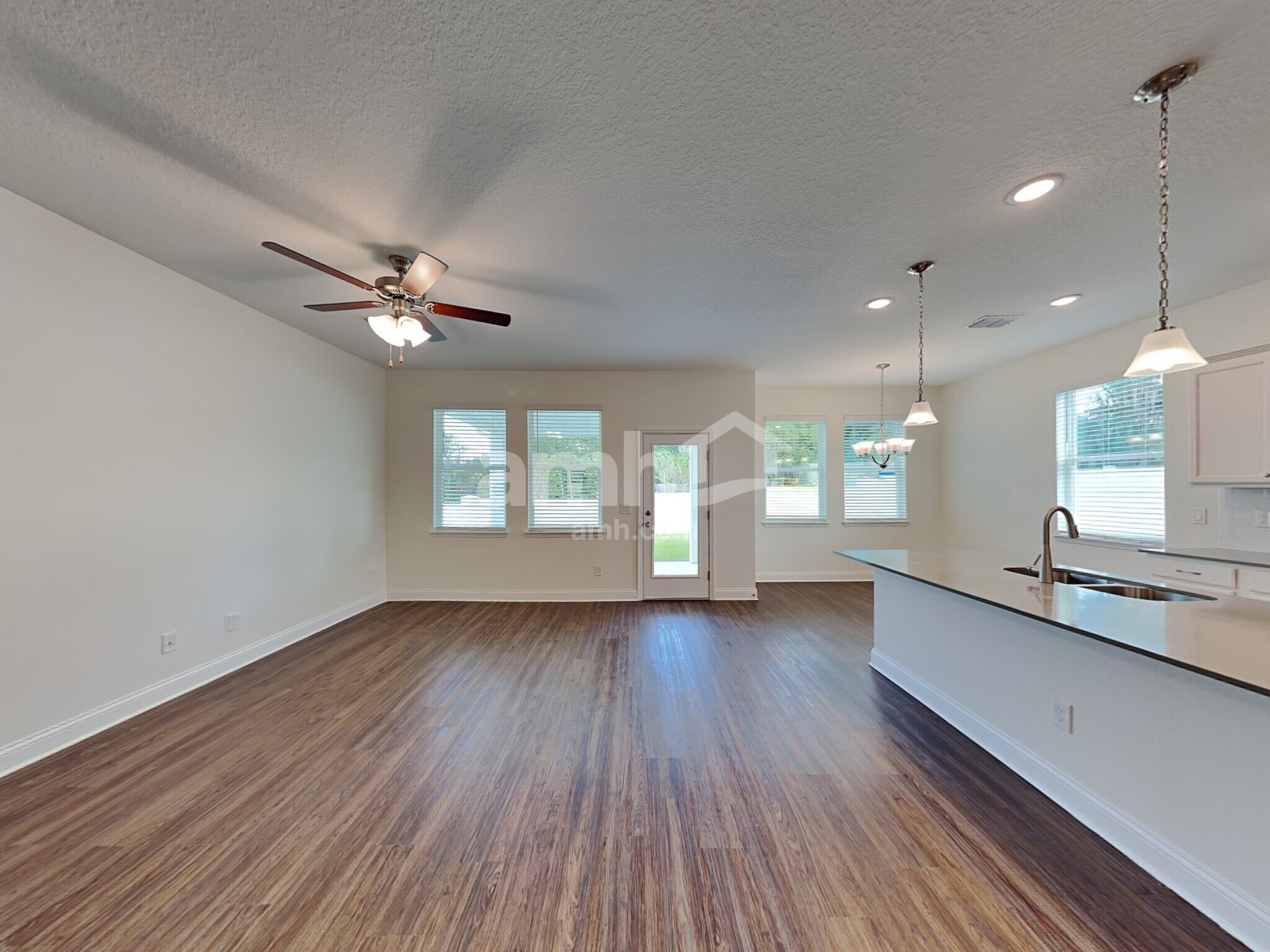 Building Photo - 900 Summer Stone Loop