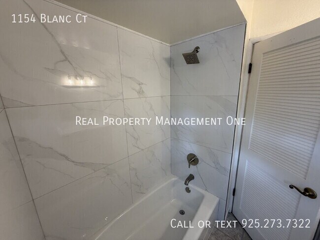 Building Photo - 1154 Blanc Ct