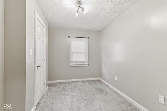 Building Photo - 734 Parkway Ave