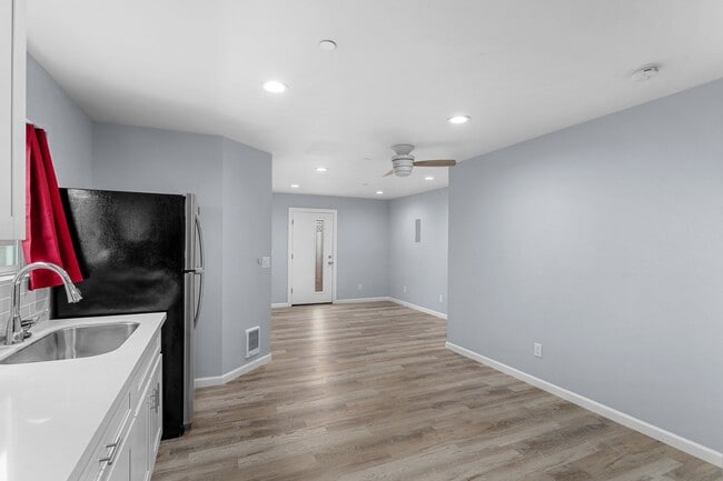 Building Photo - Stunning Remodeled 3-Bed, 3.5-Bath Home with Two Kitchens & Expansive Private Driveway in La Mesa!