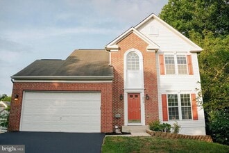 Building Photo - 9013 Melody Dr
