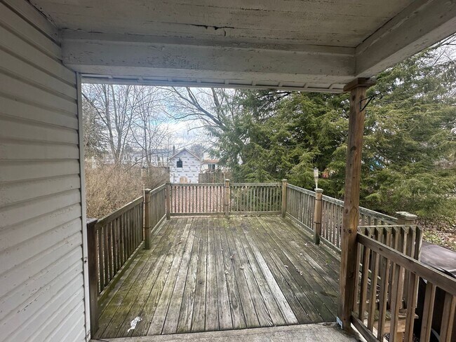 Building Photo - 3 Bedroom Home Available Soon