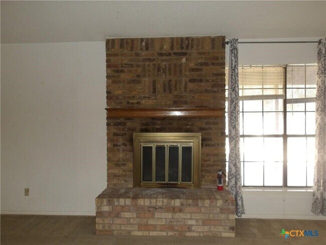 Building Photo - 107 Suzanne Ln