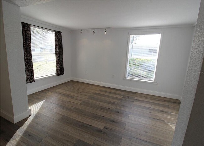 Building Photo - 2345 Floyd St