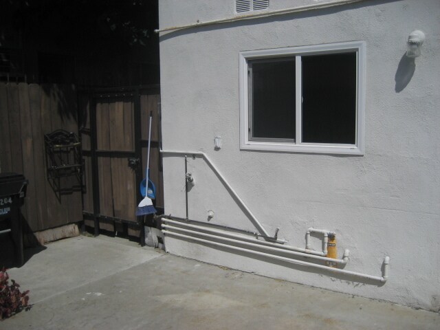 Building Photo - 14204 Burbank Blvd