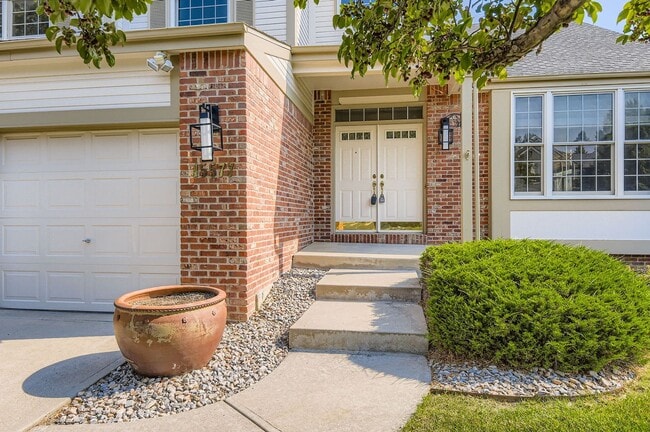 Building Photo - Spacious 4-Bedroom Home in Parker’s Desira...
