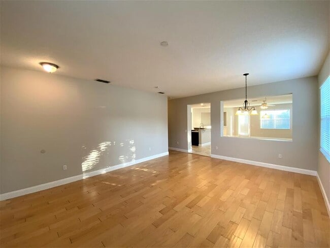 Building Photo - 10060 Stratford Pointe Ave