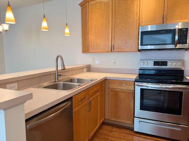 Building Photo - 1721 Wyngate Cir