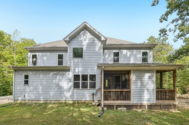 Building Photo - Luxury 5 Bed, 3.5 Bath Home on Large Lot !...